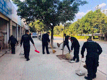 巡特警大队积极开展富民县公安局“门前三包”区域环境卫生大扫除活动1