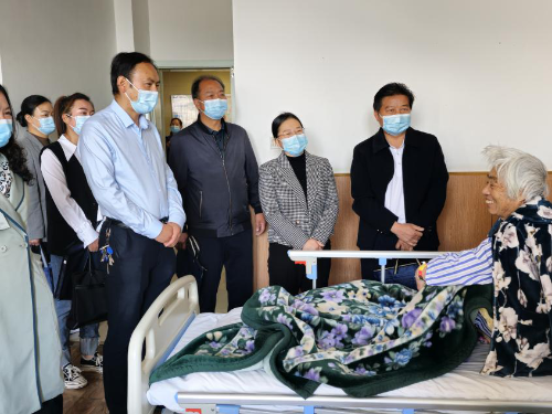 富民县人大常委会视察县人民医院医联体建设运营情况2