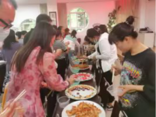 富民教育体育信息2023年第158期（凝心聚力话膳食 家园共育促健康——富民县幼儿园召开2023年春季学期伙管会暨炊事员厨艺大赛）612