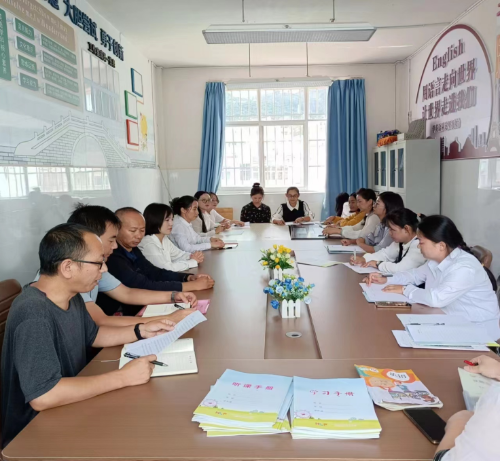 富民教育体育信息2023年第219期（富民县小学英语何丽芬名师工作室揭牌仪式）(1)527