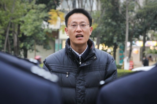 杨再林同志率队到县公安局开展春节走访慰问2