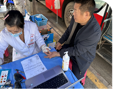 富民县卫生健康局开展2024年富民县“第九届公务员无偿献血月”活动3