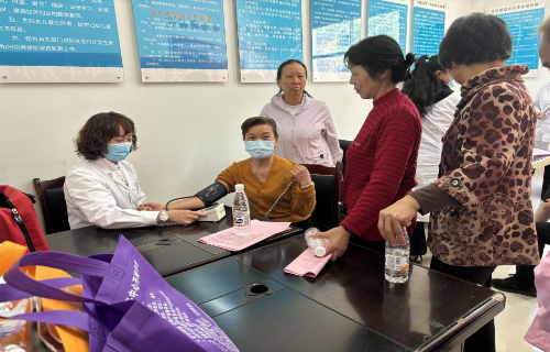 预防为主  防治结合—永定街道卫生院开展心脑血管疾病高危人群筛查与干预项目宣传义诊活动1