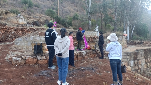 东村镇在清明节期间组织开展“绿色清明·文明祭祀”树新风活动 (4)