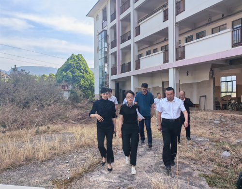 富民教育体育信息2024年第195期（县委主要领导调研赤鹫小学综合楼建设项目）597