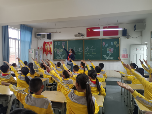 富民教育体育信息2024年第223期（大营中心小学—“桌”而不凡，舞动校园”——富民县大营中心小学第一届课桌操大赛）989