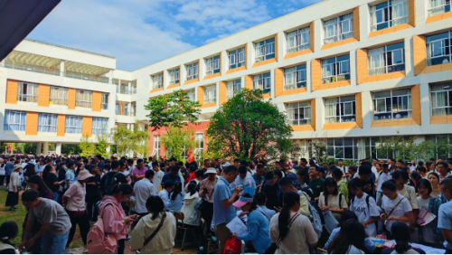 富民教育体育信息2024年第351期（富民县永定中学-2024届高一新生开学）300