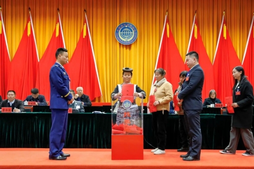 bb3dc71493b4ee41da8b3486c80d8ce